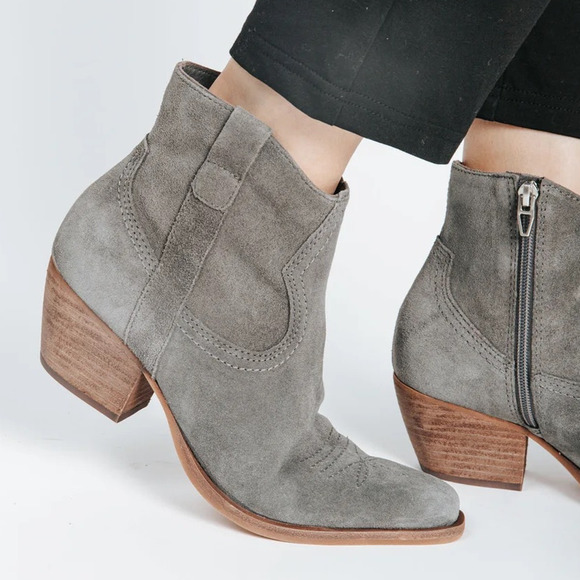 Dolce Vita Grey Olive Suede Heeled Western Booties Size 6 - Picture 8 of 9